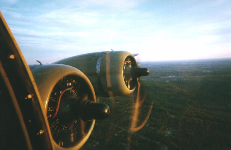 B-17 крыло с двигателями
