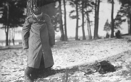 Первая Мировая война - расстрелянный германский офицер