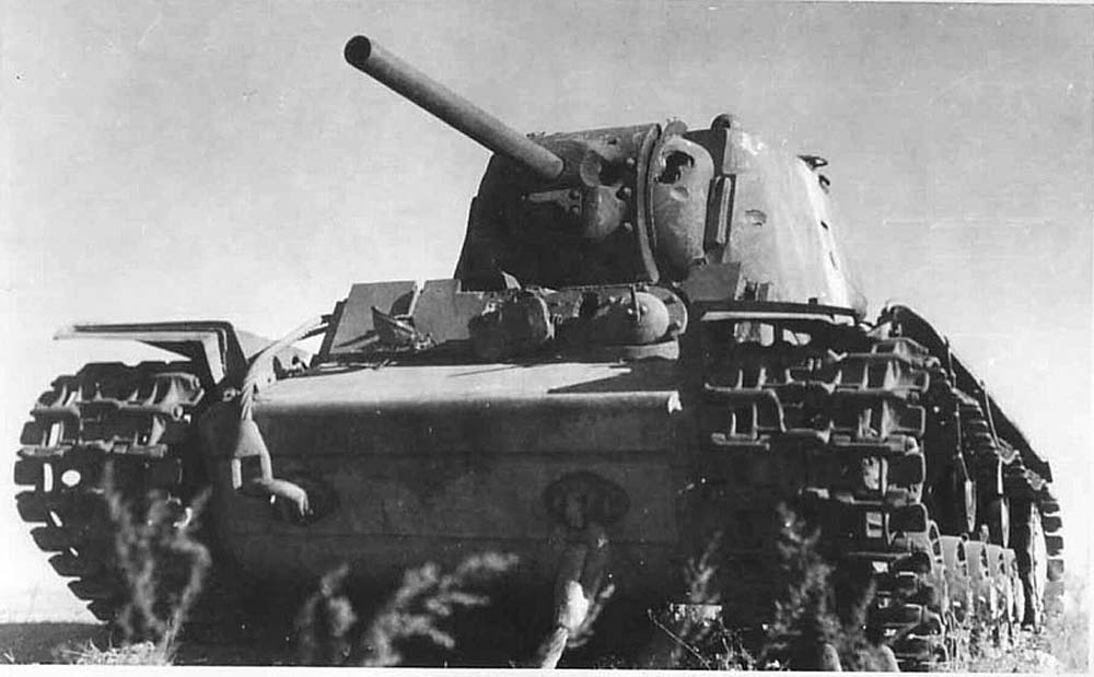 КВ-1, подбитый под Сталинградом