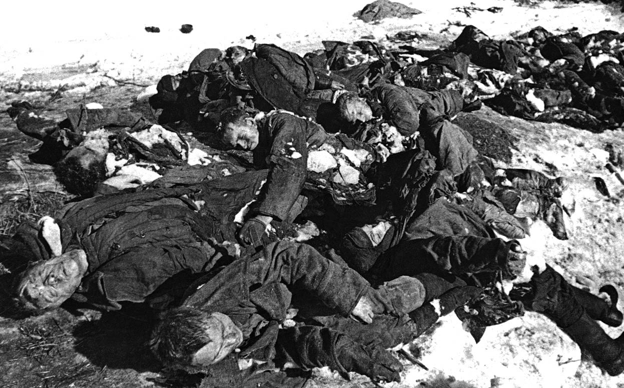 Расстрелянные советские солдаты 1942 год