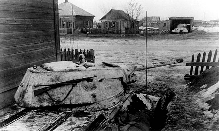 Замаскированные Т-34, январь 1942 г., район Ржева
