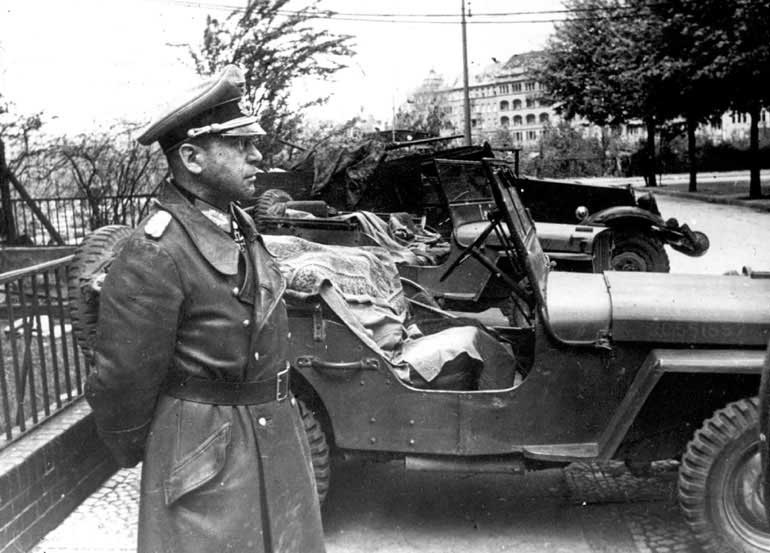 Начальник генерального штаба германских сухопутных войск генерал пехоты Кребс, прибывший 1 мая в расположение советских войск с целью втягивания Верховного командования в переговорный процесс, Берлин, 1945 год