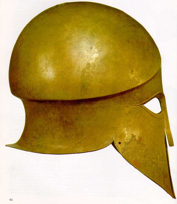 Шлем древнегреческого воина - фото - сохранившийся оригинал