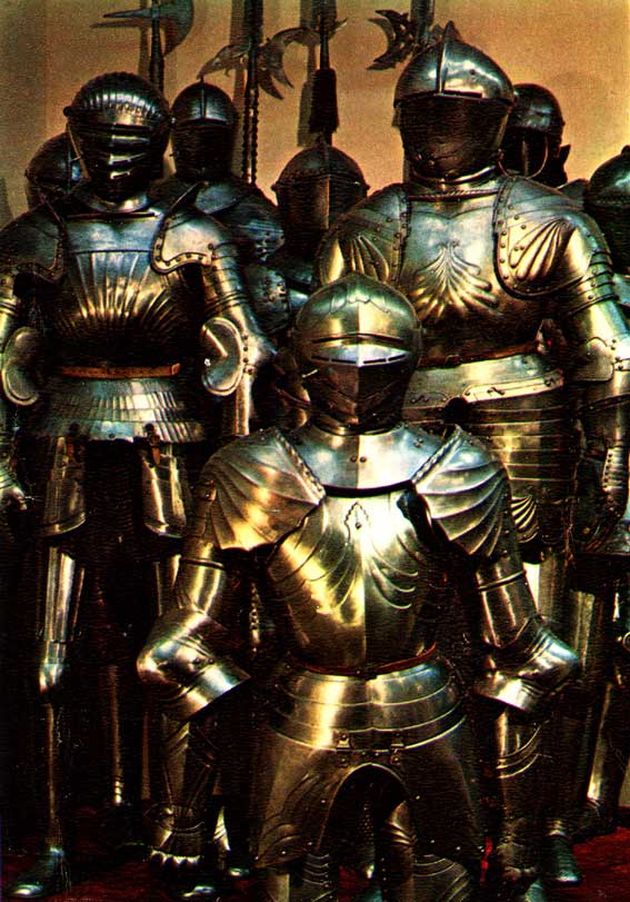 Доспех рыцарский турнирный, Германия, XVI век. Железо, чеканка, полировка - фото, Оружейная палата