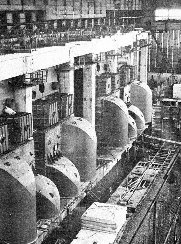 Машинный зал Чернобыльской АЭС