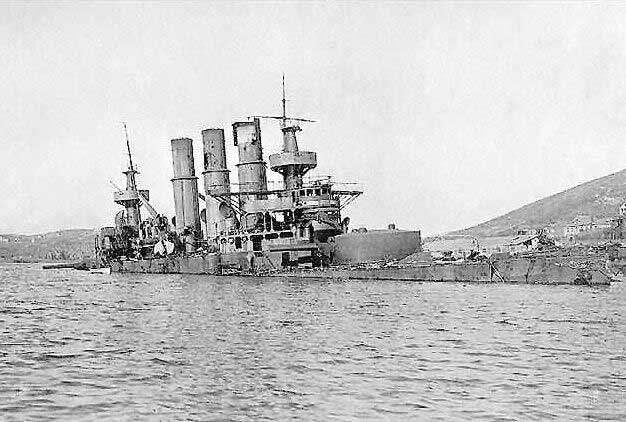 Броненосец "Ретвизан" (Россия), затонувший в Порт-Артуре, 1904 год. Русско-японская война