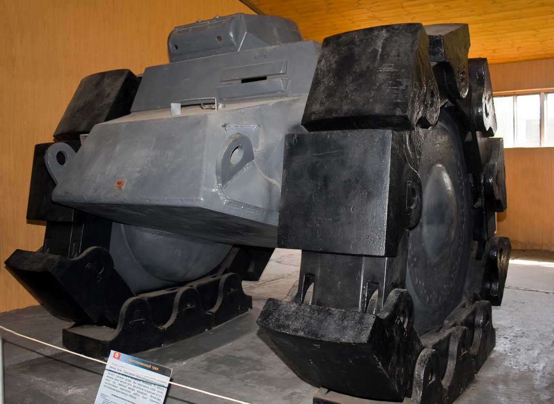 Бронированная машина разминирования Alkett Minanraumer Panzer Kpwf I