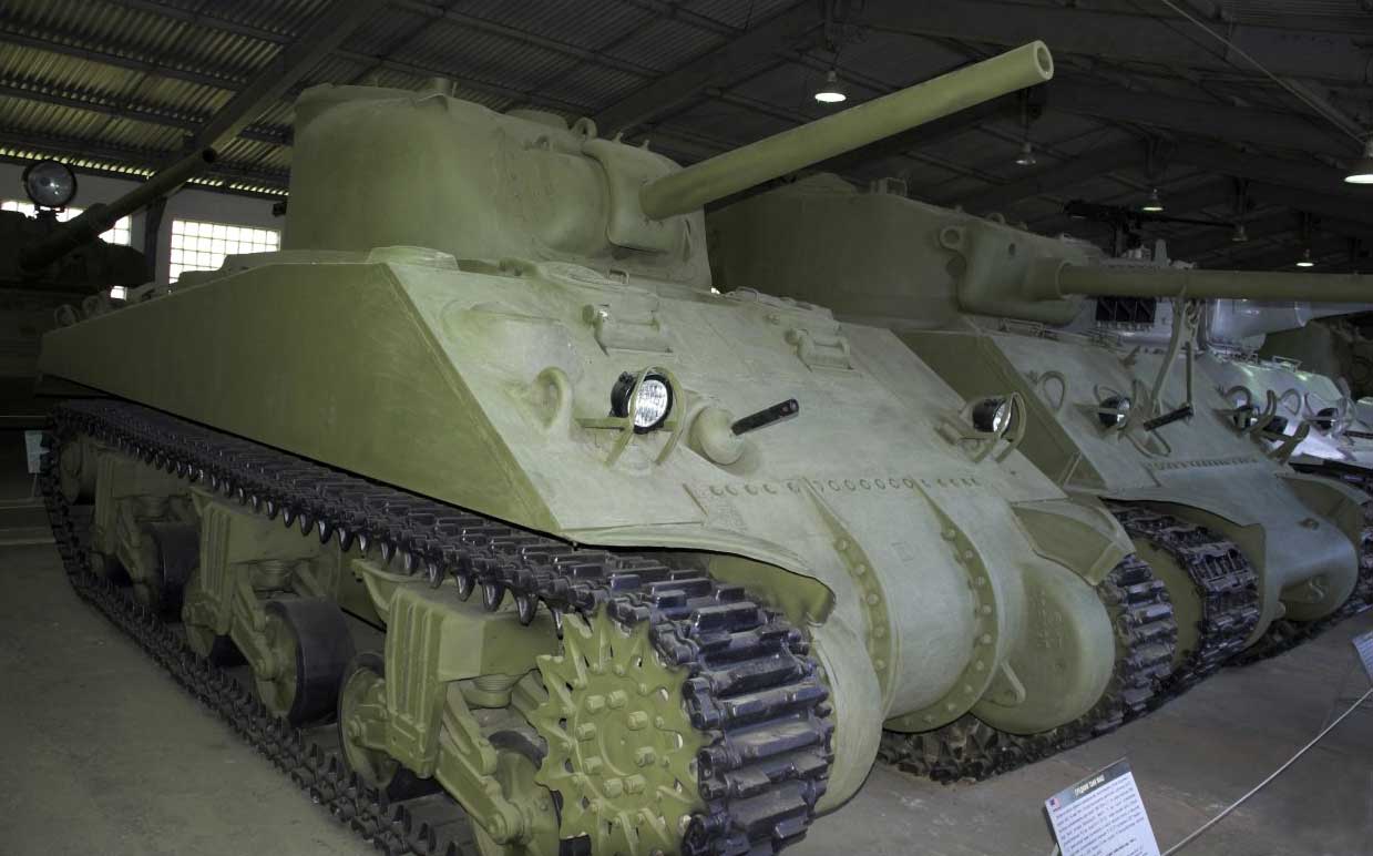 Одна из модификаций американского танка Шерман М1