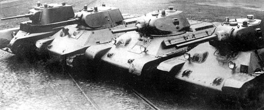 Советские танки от БТ до Т-34 выстроились в ряд